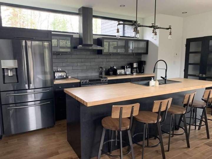 Cuisine neuve contemporaine finitions premium Saint-Colomban